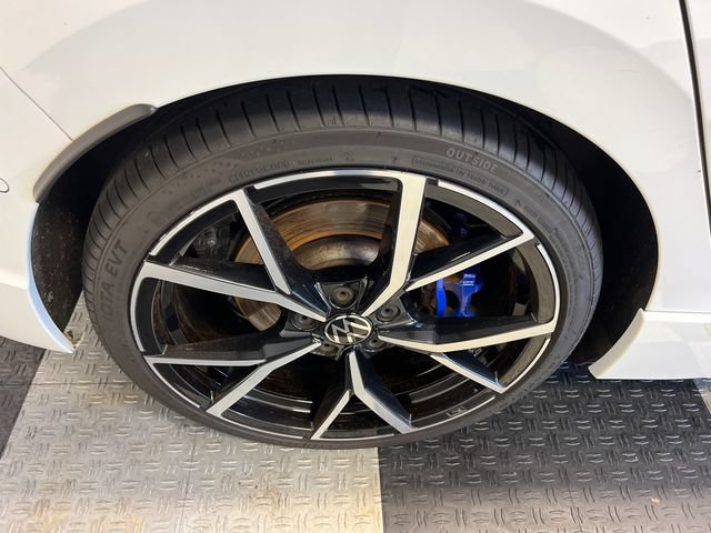 Used 2023 Volkswagen Golf R AWD/4WD image 14