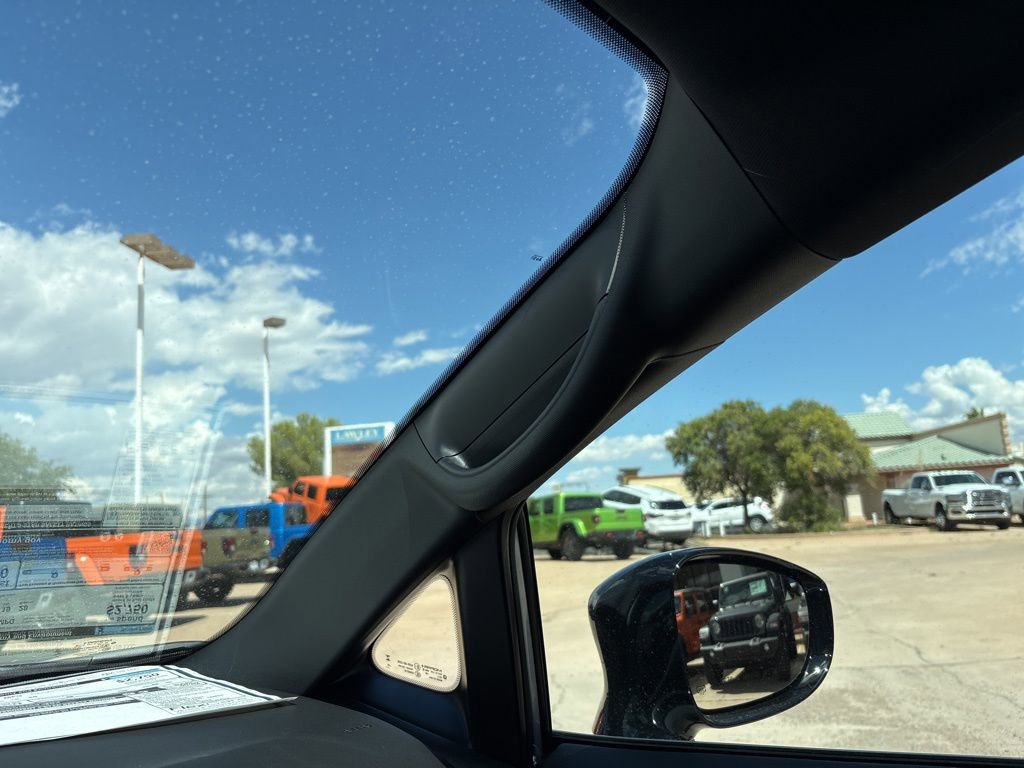 New 2026 Chrysler Voyager LX FWD image 40