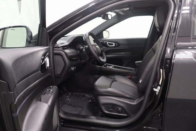 New 2025 Jeep Compass Latitude w/ Sun & Sound Group image 10