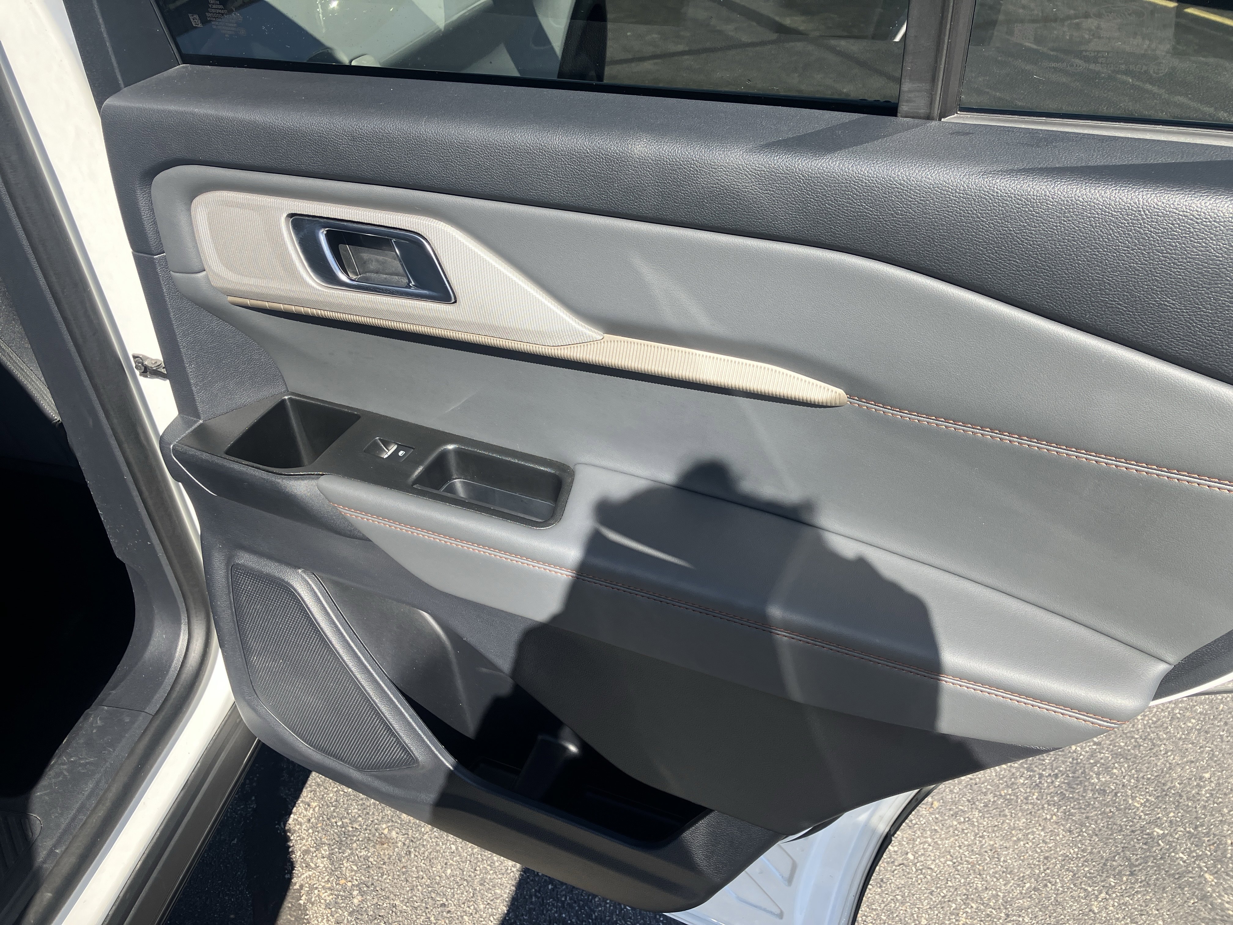 Certified 2025 Ford Explorer Active AWD/4WD image 12