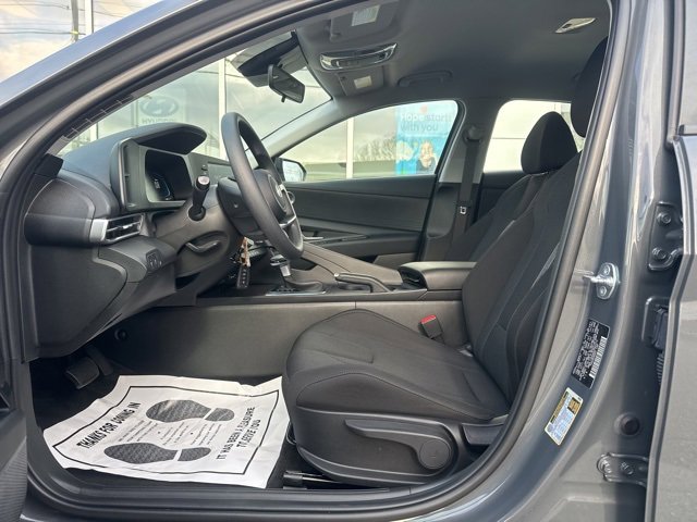 Certified 2025 Hyundai Elantra SE image 16
