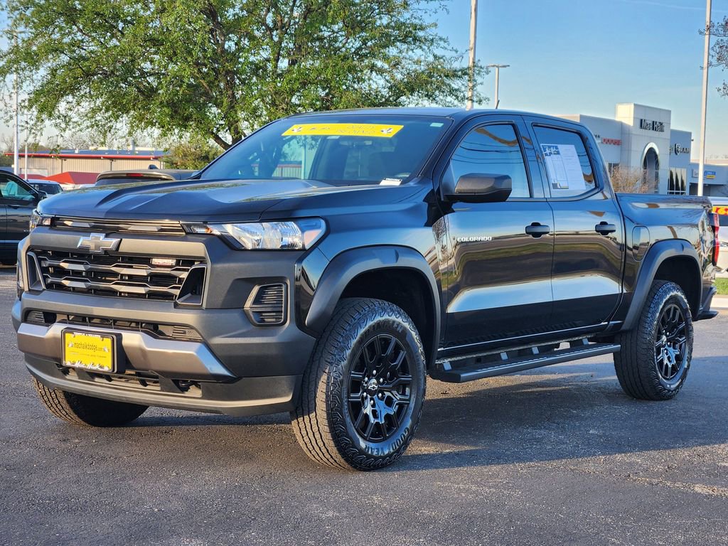 Used 2023 Chevrolet Colorado Trail Boss AWD/4WD image 3
