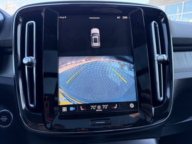 Used 2023 Volvo XC40 B5 Plus image 27