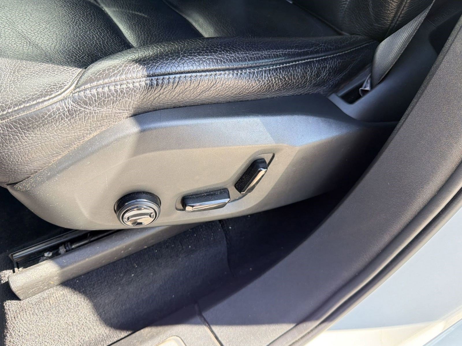 Used 2017 Volvo XC90 T6 Momentum w/ Vision Package image 13