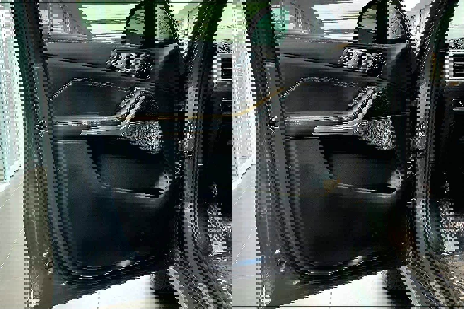 Used 2025 BMW X7 M60i image 22