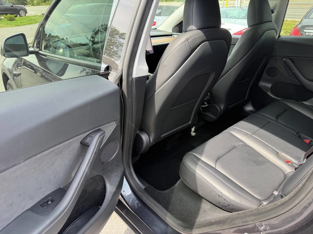 Used 2025 Tesla Model Y Long Range image 18