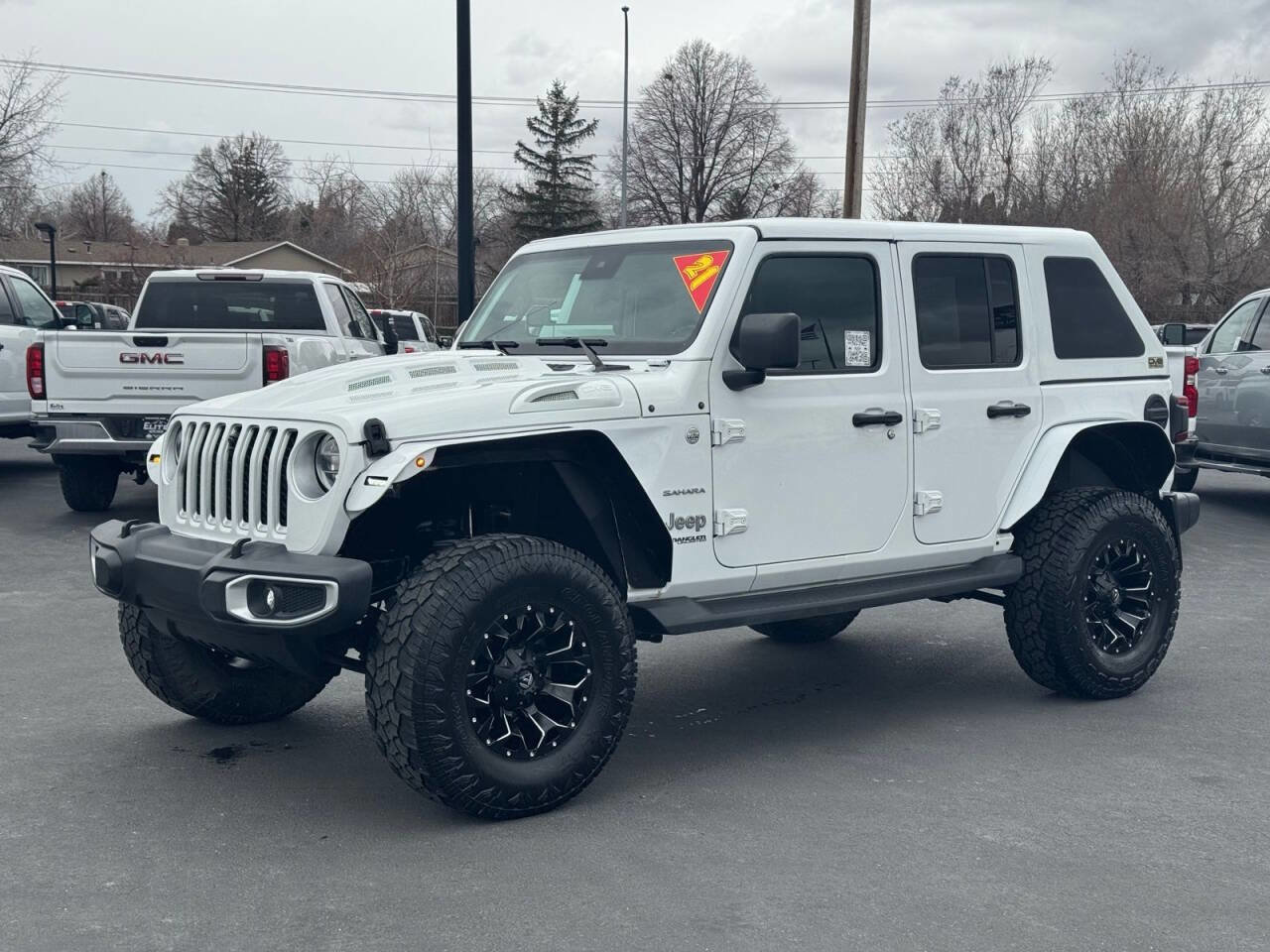 Used 2021 Jeep Wrangler Unlimited Sahara w/ Uconnect 4C Nav & Sound Group AWD/4WD image 12