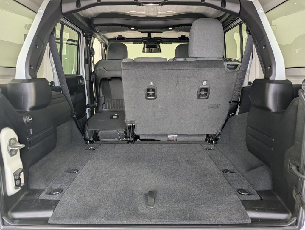 Used 2026 Jeep Wrangler Unlimited Rubicon AWD/4WD image 26