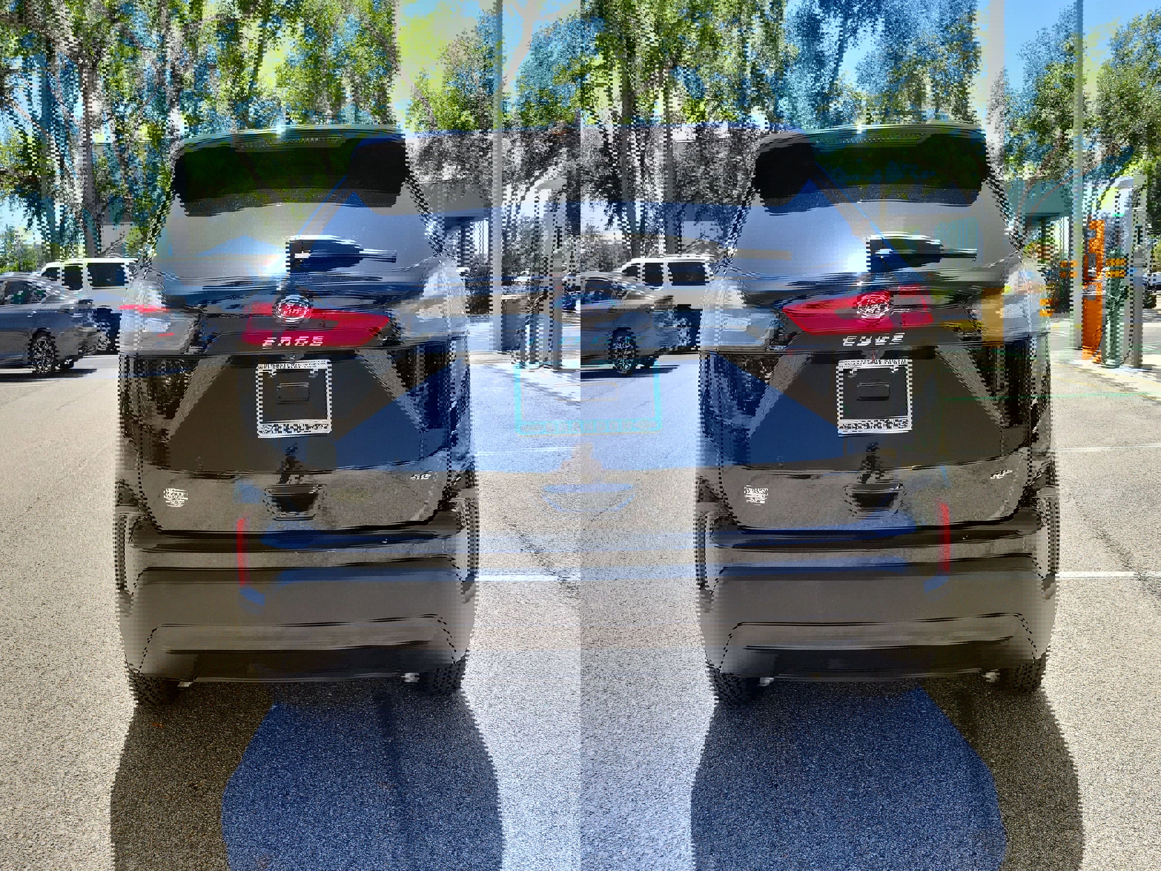 Certified 2024 Ford Edge SE image 8