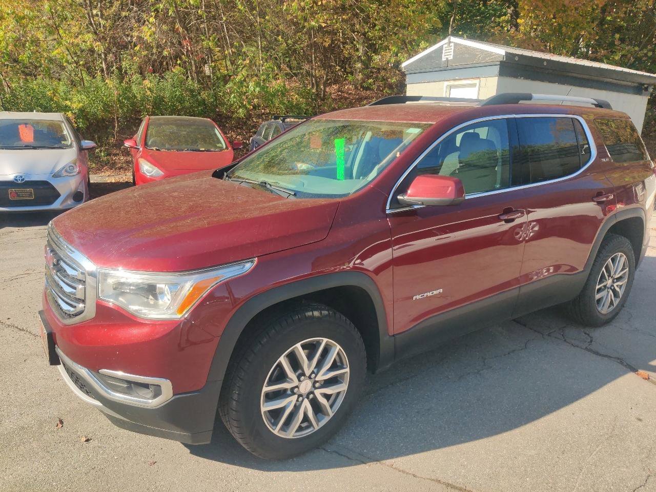 Used 2018 GMC Acadia SLE AWD/4WD image 2