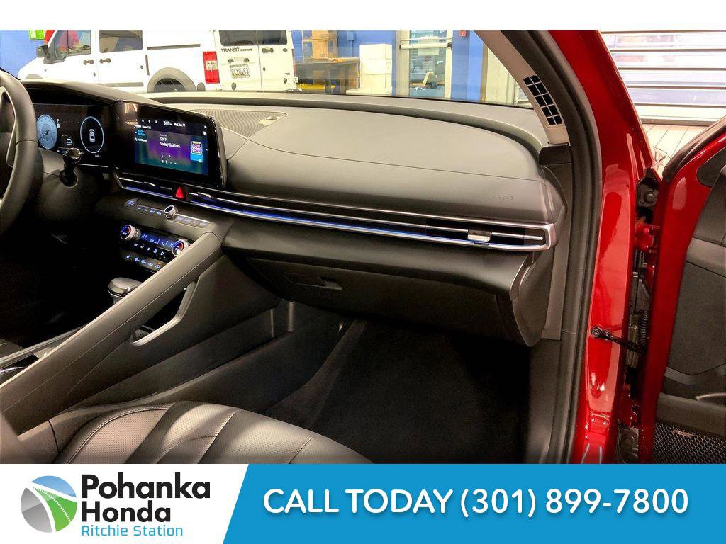 Used 2024 Hyundai Elantra Limited image 17