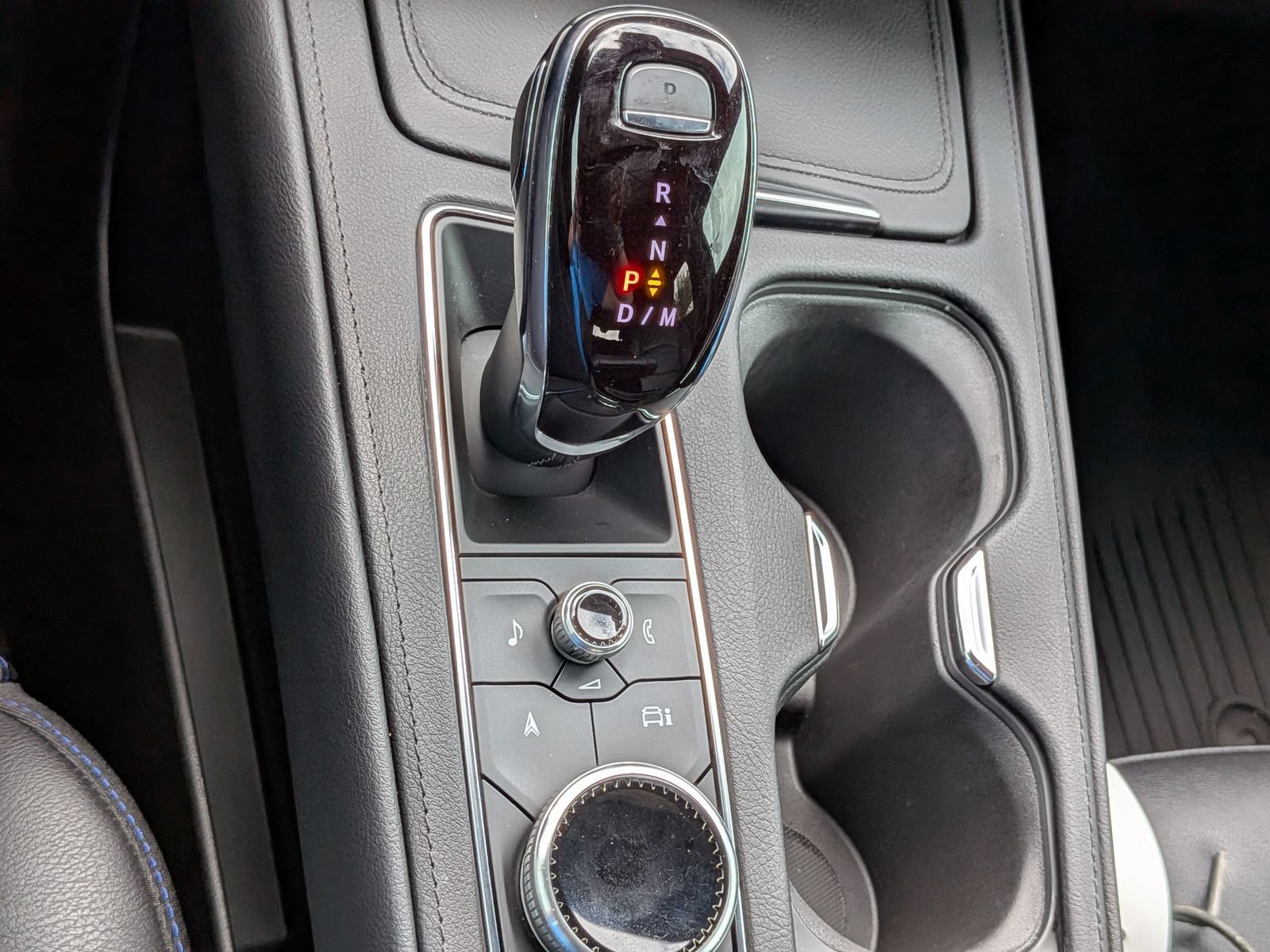 Used 2024 Cadillac XT4 Sport w/ Cold Weather Package FWD image 26