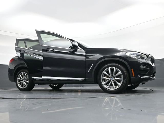 Used 2019 BMW X4 xDrive30i w/ Driving Assistance Package image 41
