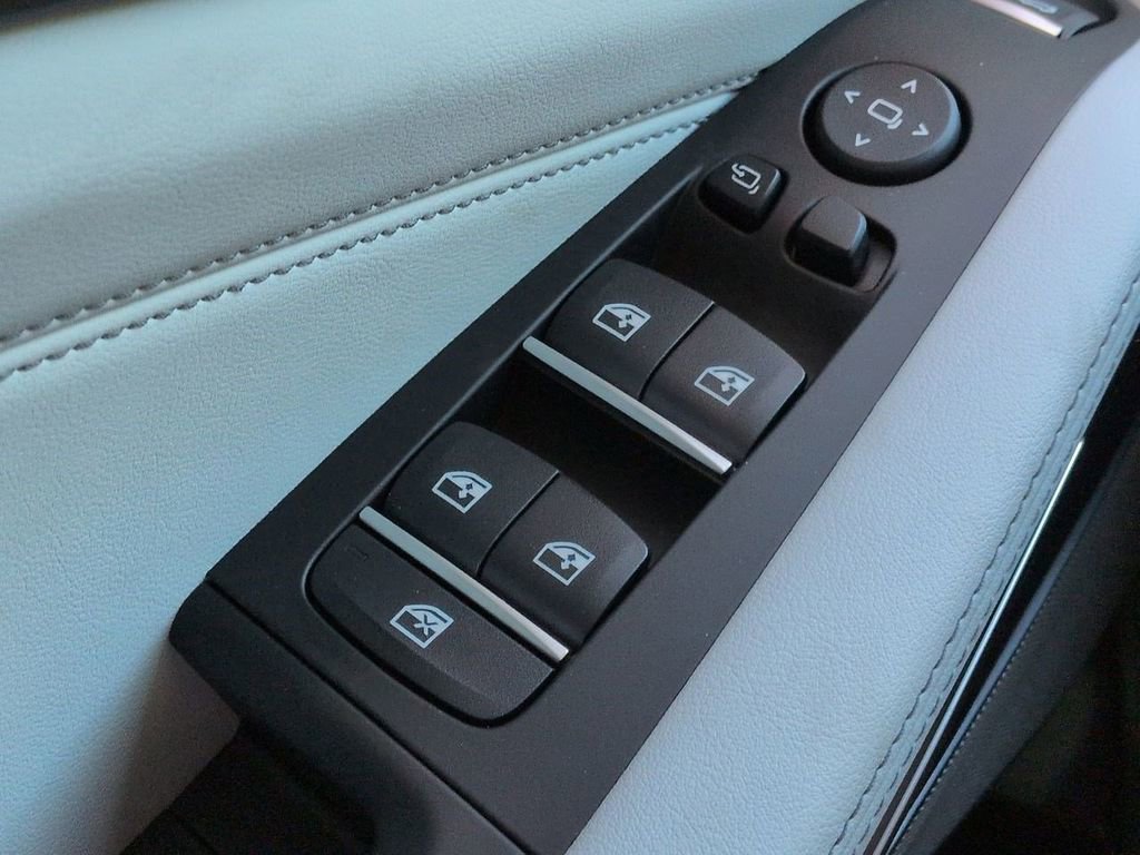 New 2026 BMW X5 xDrive40i w/ M Sport Package image 24