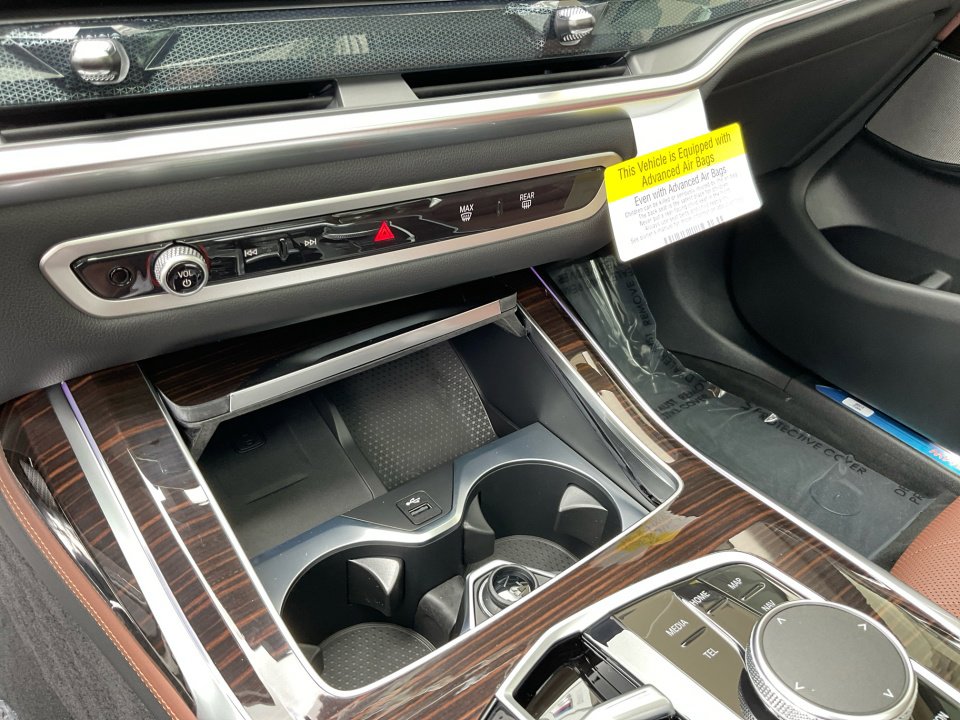 Used 2026 BMW X7 xDrive40i image 18