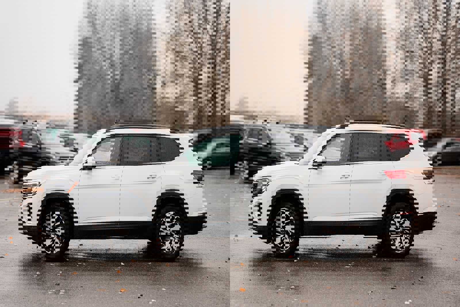 Used 2025 Volkswagen Atlas SE image 4