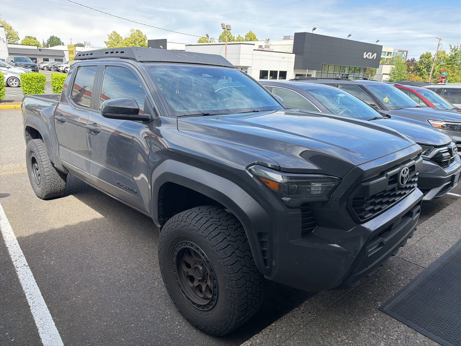 Used 2024 Toyota Tacoma TRD Off-Road AWD/4WD image 5