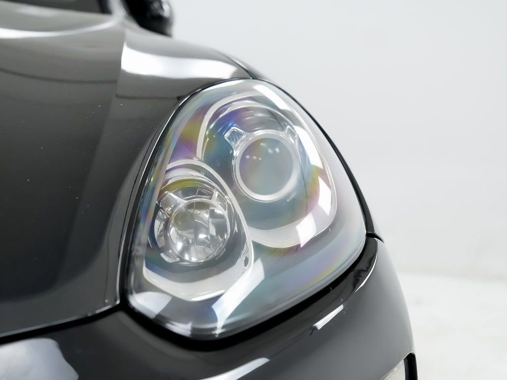 Used 2016 Porsche Cayenne S image 9