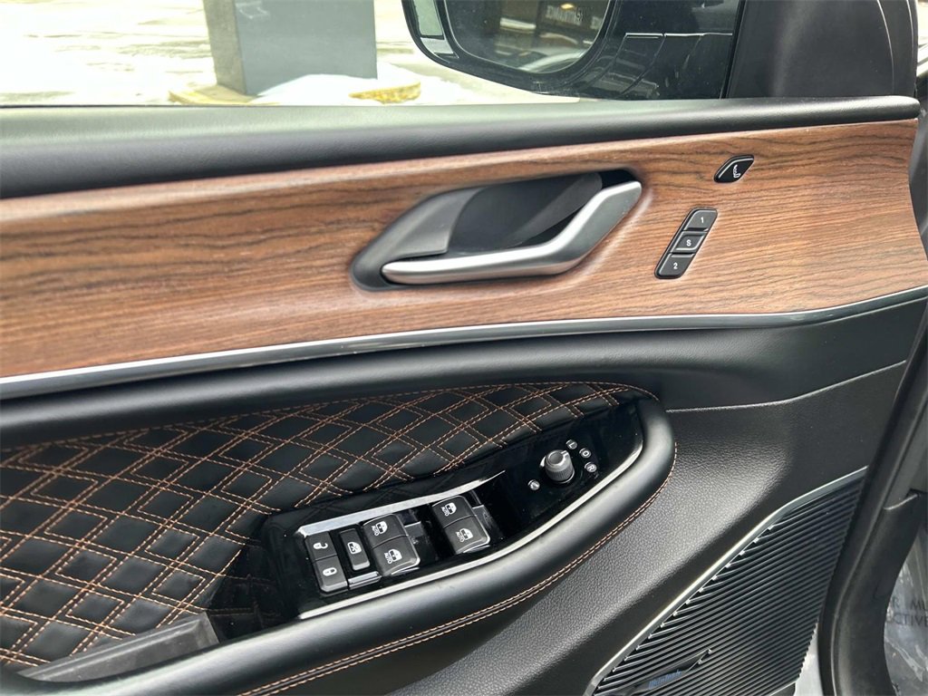 Used 2023 Jeep Grand Cherokee Summit w/ High Altitude Package image 22