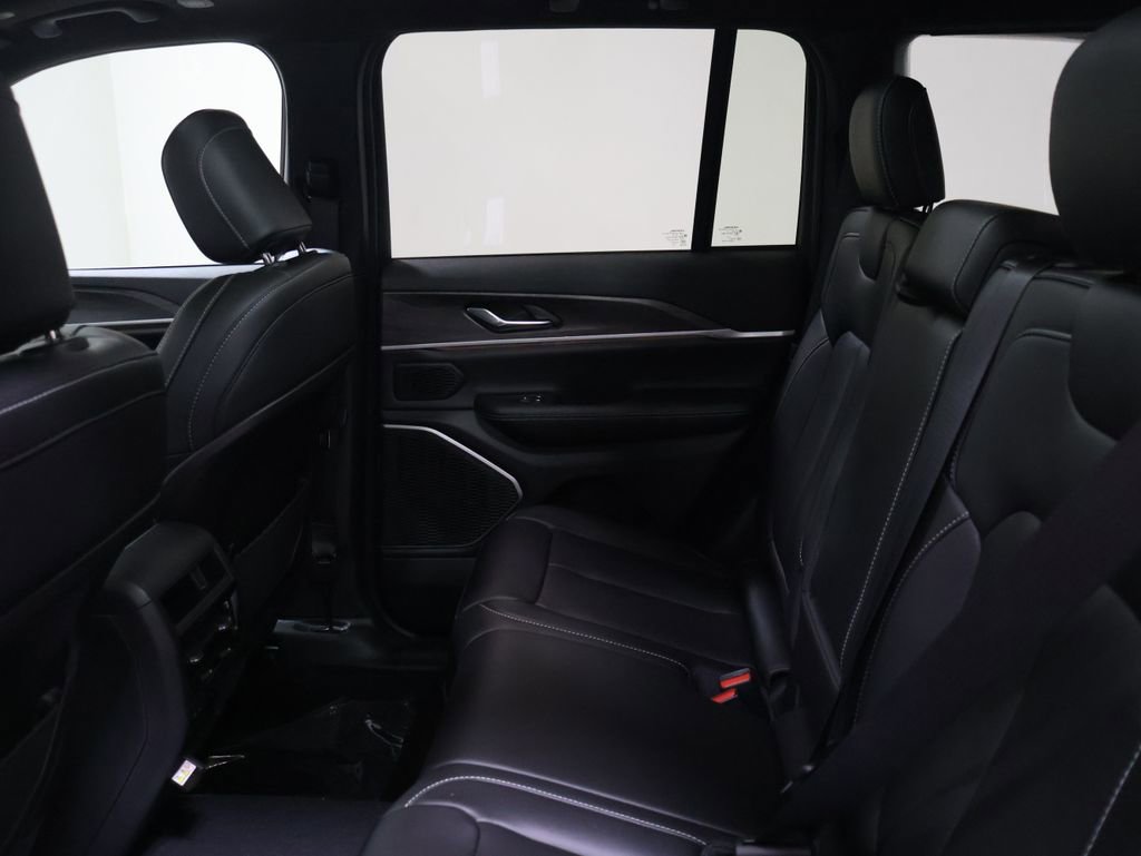 New 2026 Jeep Grand Cherokee Limited image 11