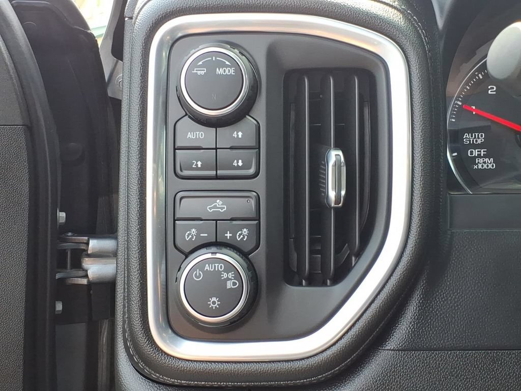 Used 2021 Chevrolet Silverado 1500 LT w/ Z71 Off-Road Package AWD/4WD image 16