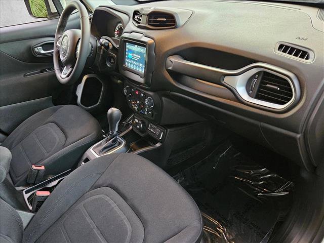 Used 2019 Jeep Renegade Latitude AWD/4WD image 20