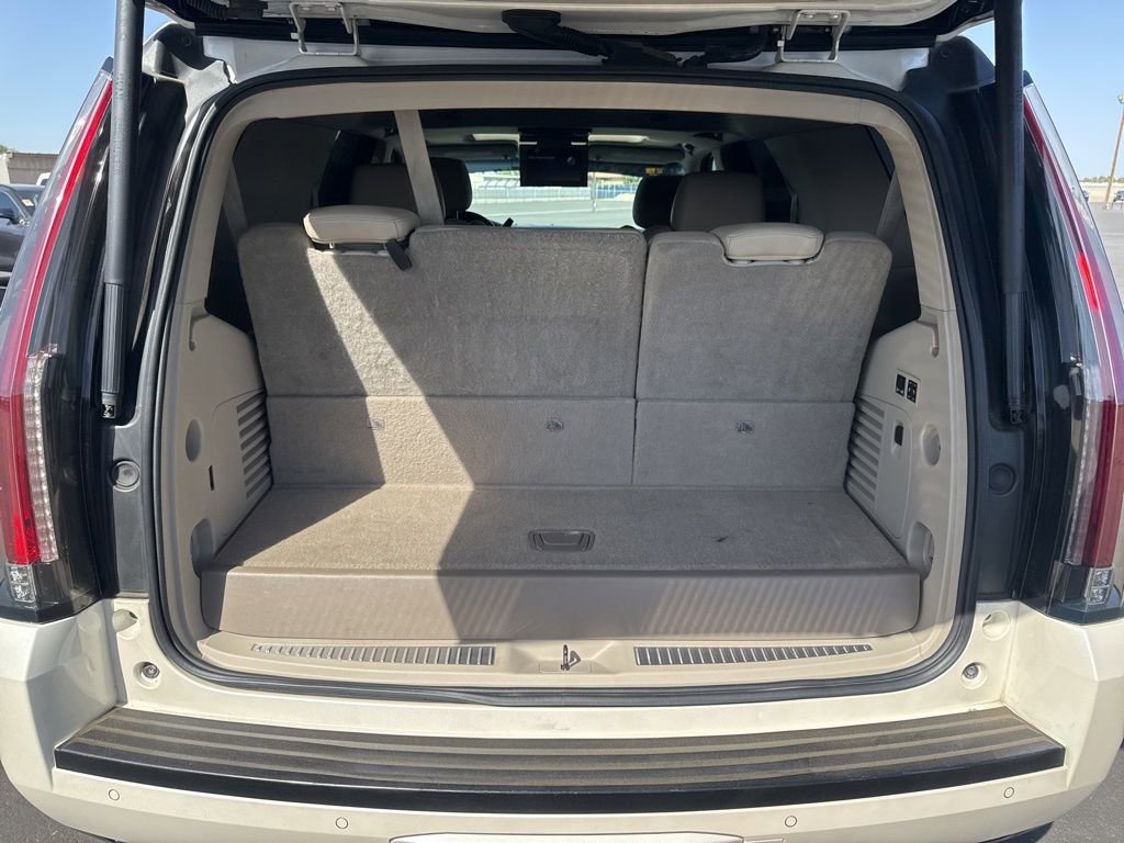 Used 2015 Cadillac Escalade Luxury AWD/4WD image 15
