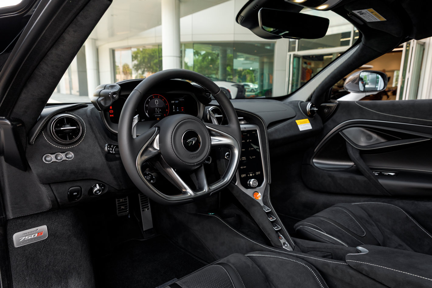 Used 2027 McLaren 750S RWD image 23