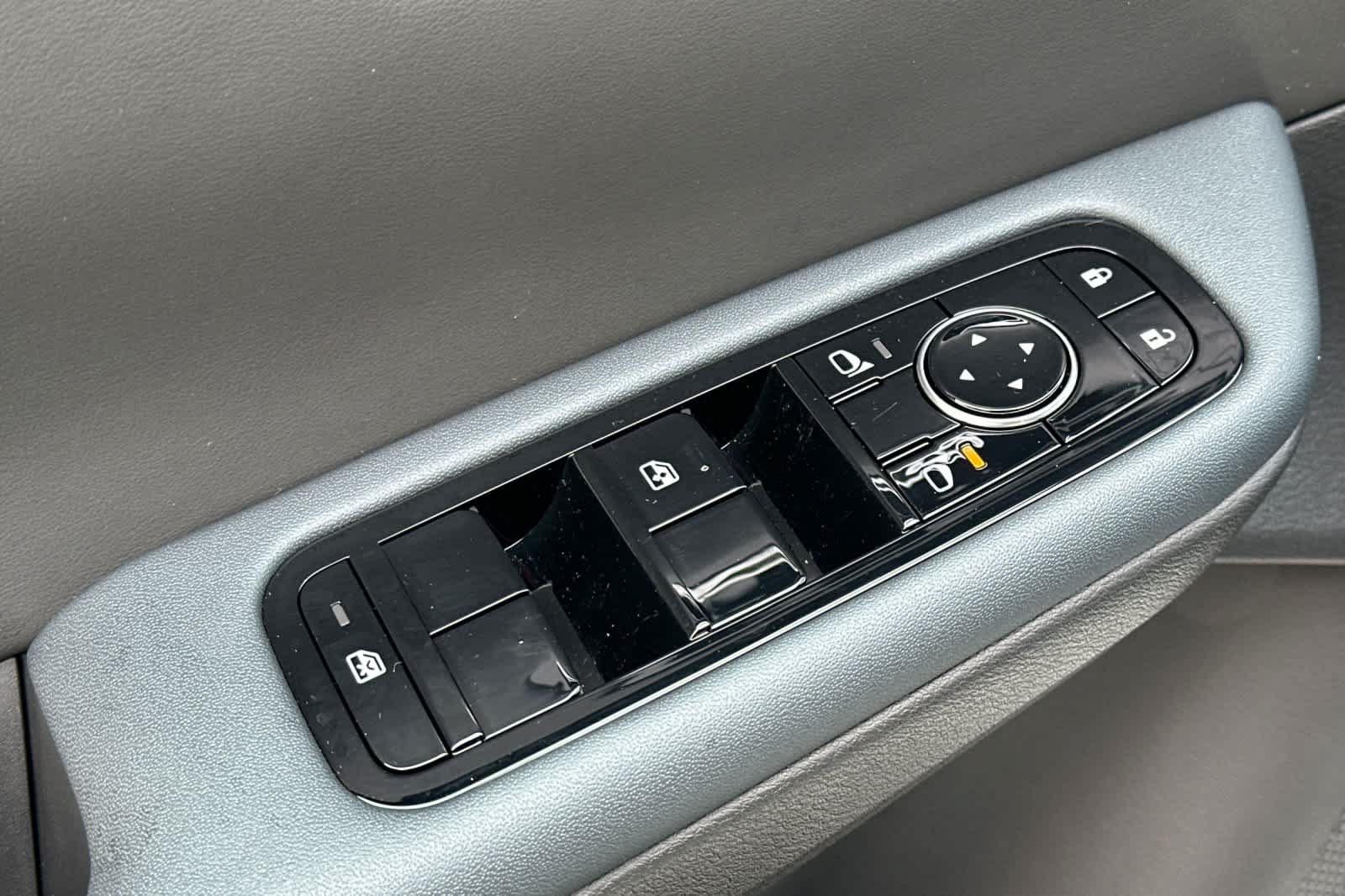 New 2026 Nissan Leaf Platinum+ FWD image 13
