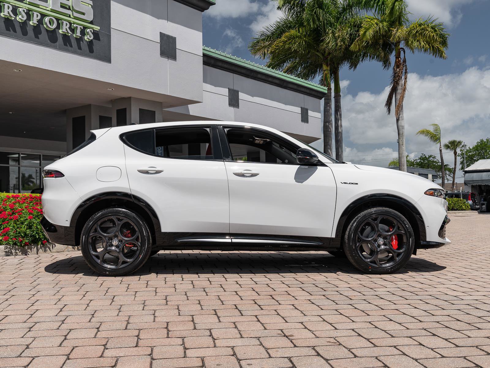 New 2026 Alfa Romeo Tonale Veloce w/ Quick Order Package 23H Volce image 25