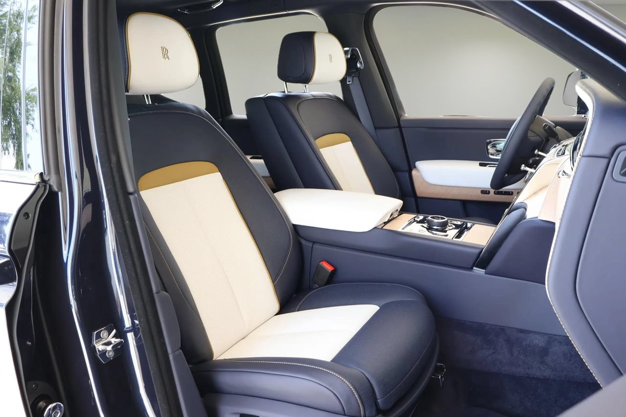 New 2026 Rolls-Royce Cullinan AWD/4WD image 18