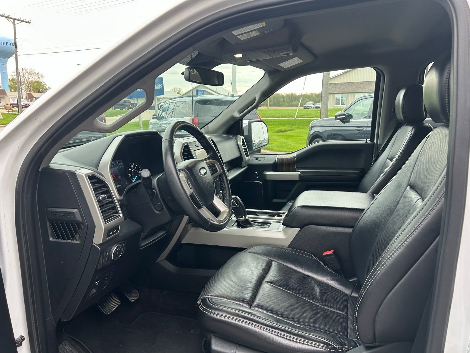 Used 2018 Ford F150 Lariat w/ Equipment Group 502A Luxury AWD/4WD image 10