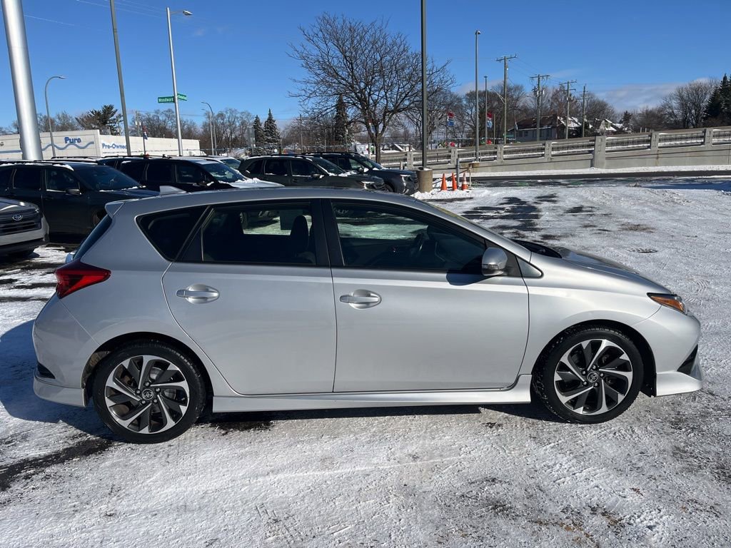 Used 2018 Toyota Corolla iM image 4