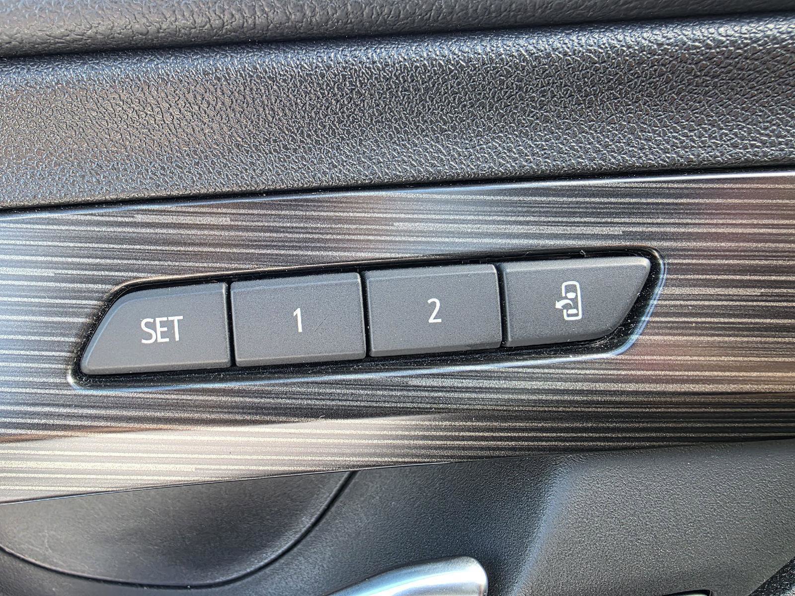 Used 2024 GMC Terrain SLT image 10