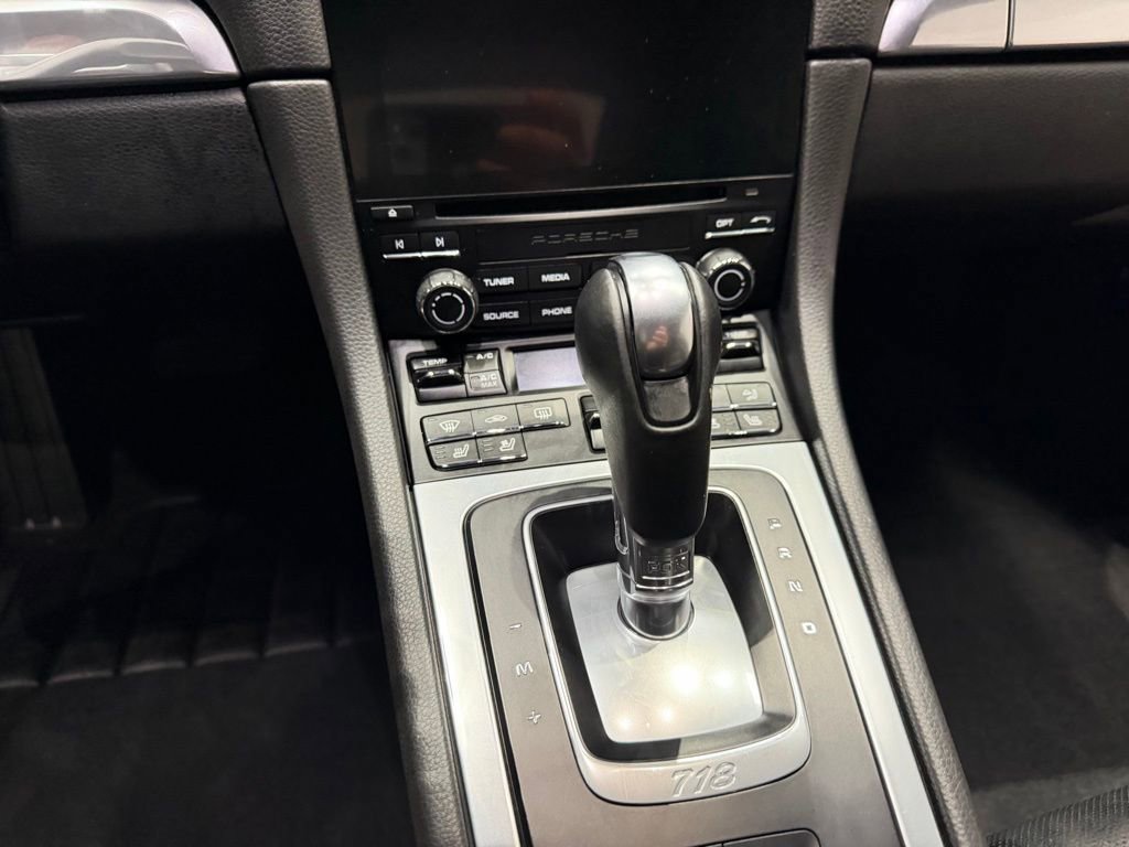 Used 2019 Porsche 718 Cayman image 32