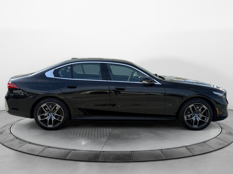 Certified 2024 BMW i5 eDrive40i w/ M Sport Package RWD image 8