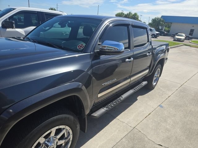 Used 2023 Toyota Tacoma Limited AWD/4WD image 2