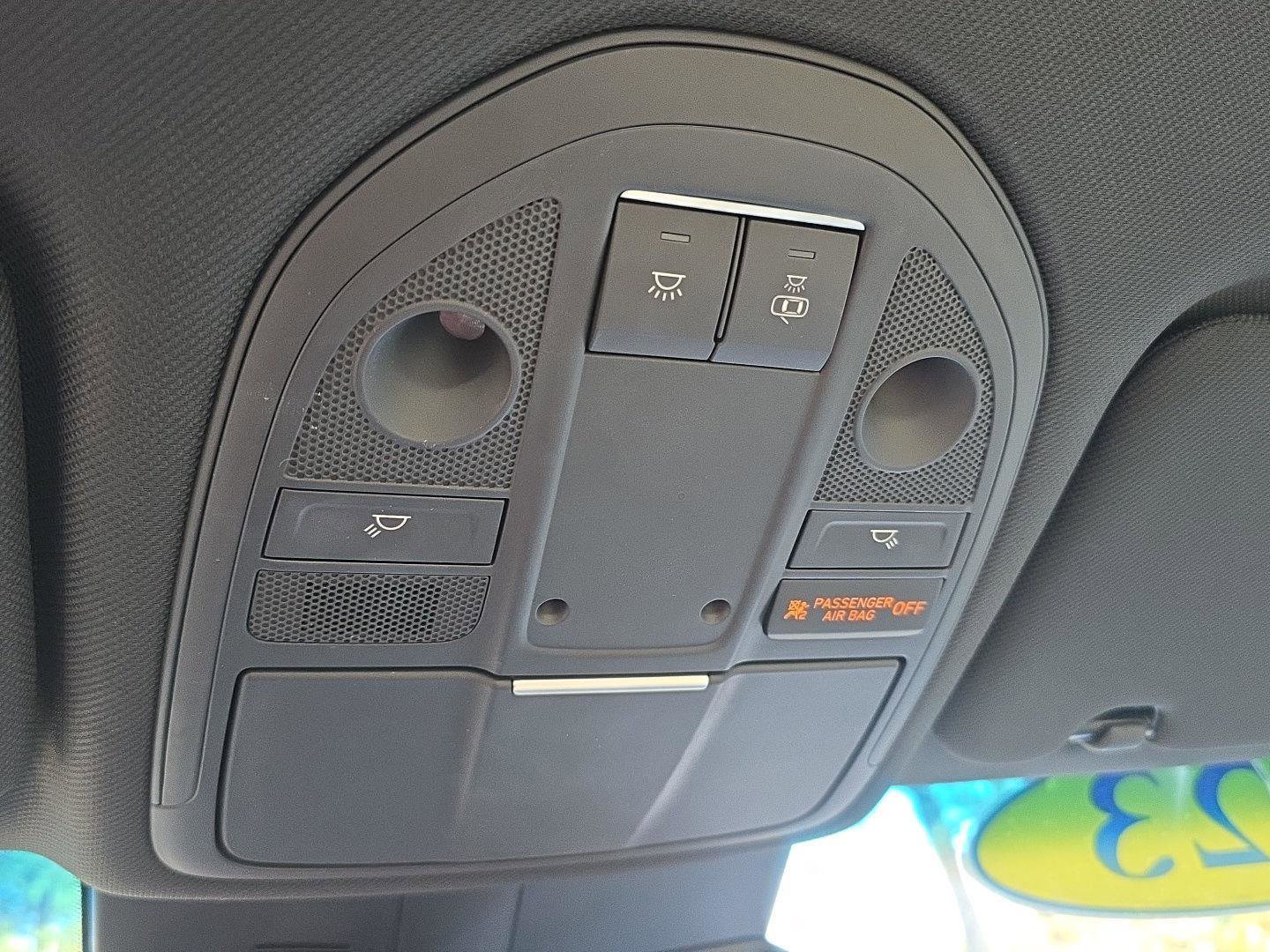 Used 2023 Genesis G70 2.0T image 23