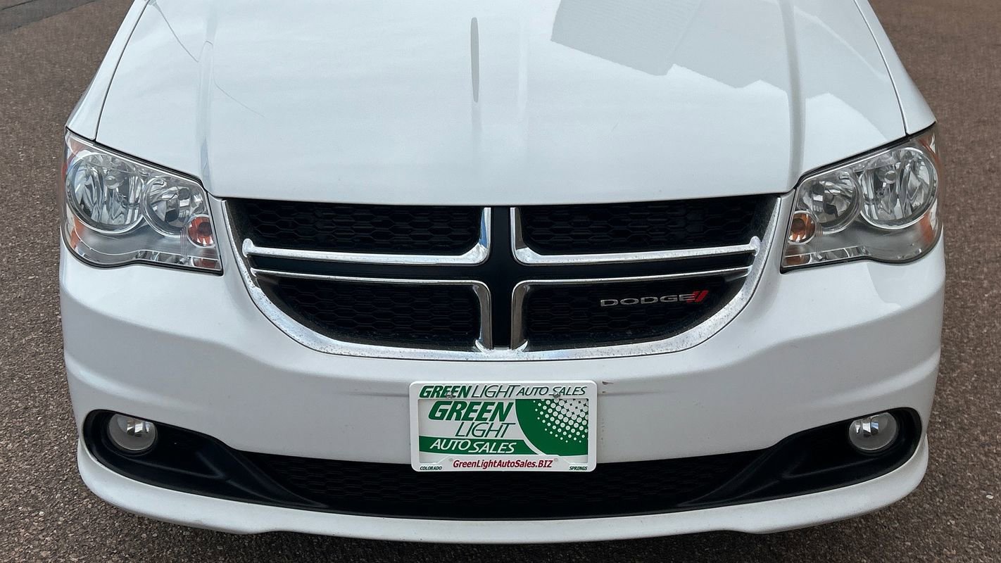 Used 2019 Dodge Grand Caravan SE FWD image 17