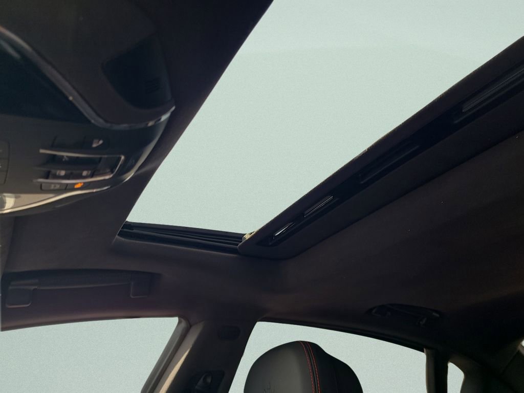 Used 2021 Maserati Quattroporte S RWD image 24