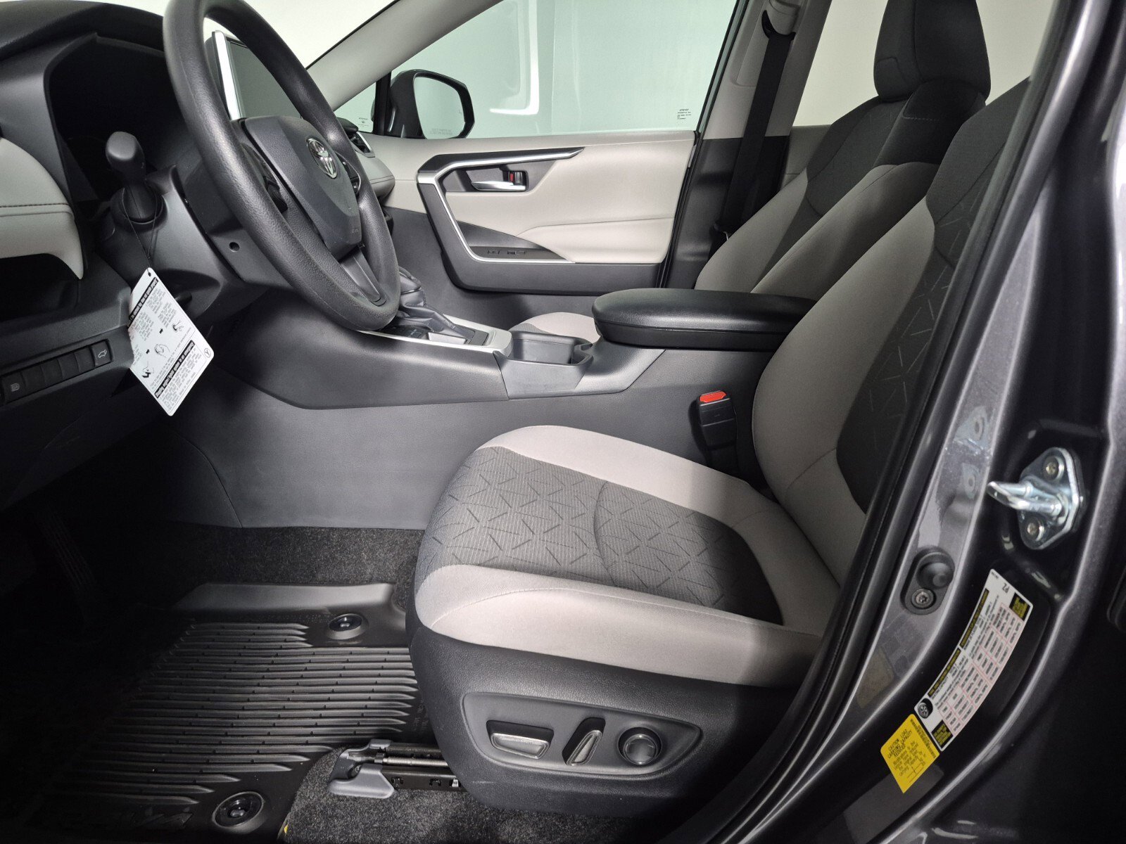 New 2025 Toyota RAV4 XLE image 15