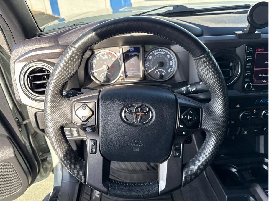 Used 2023 Toyota Tacoma TRD Sport image 30