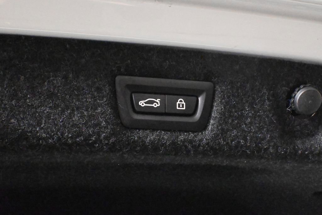 Certified 2022 BMW 530i xDrive w/ Convenience Package image 36