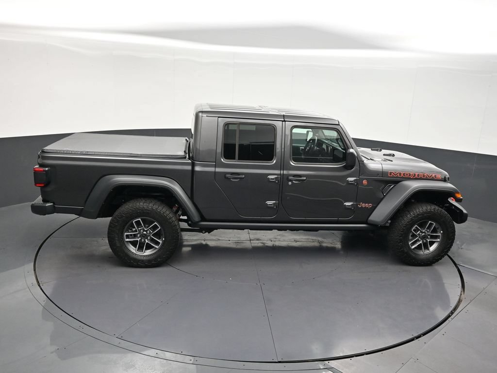 Used 2025 Jeep Gladiator Mojave w/ Convenience Group AWD/4WD image 24