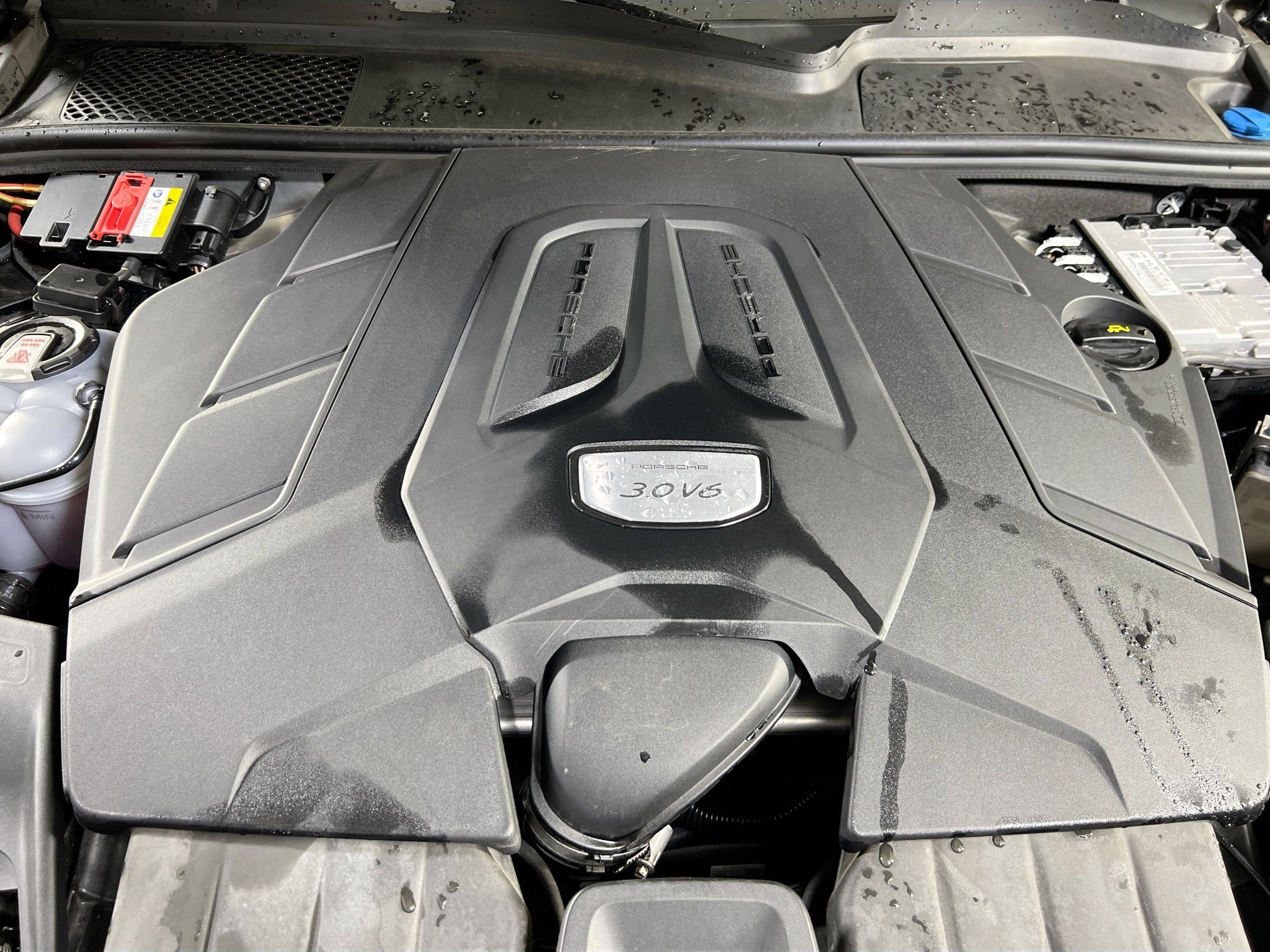 Used 2021 Porsche Cayenne image 30