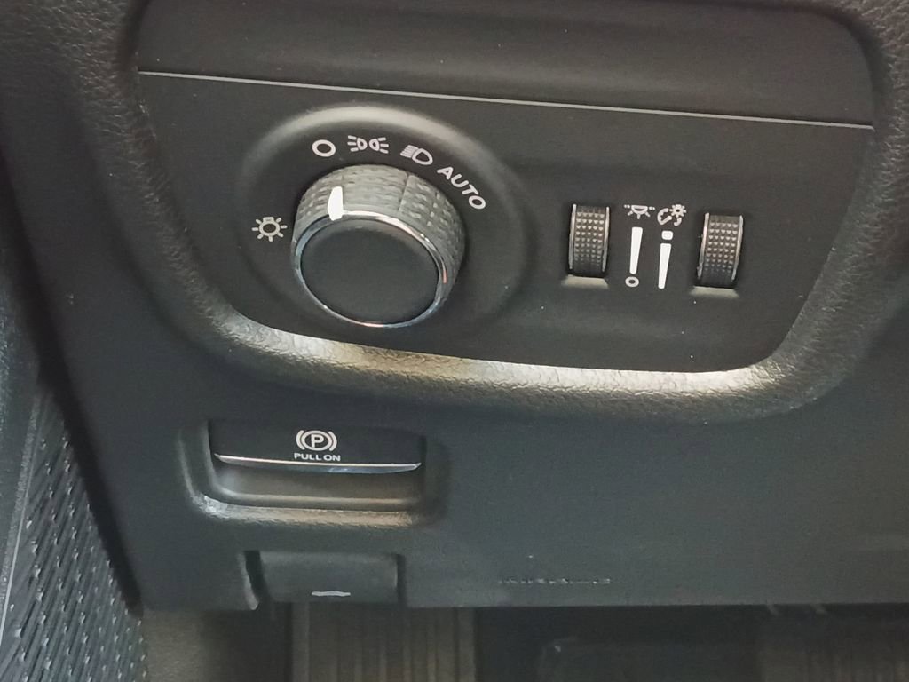 New 2026 Jeep Grand Cherokee Altitude AWD/4WD image 12