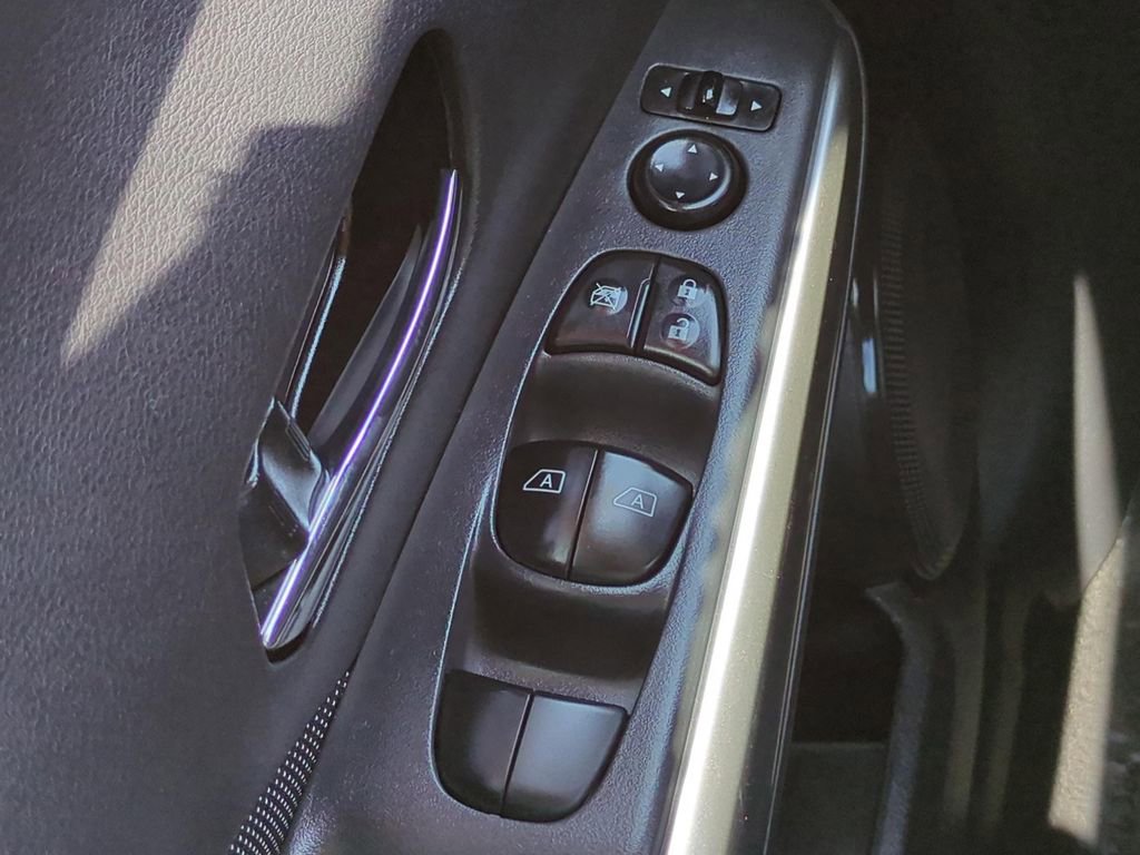 Certified 2019 Nissan Kicks SV image 20