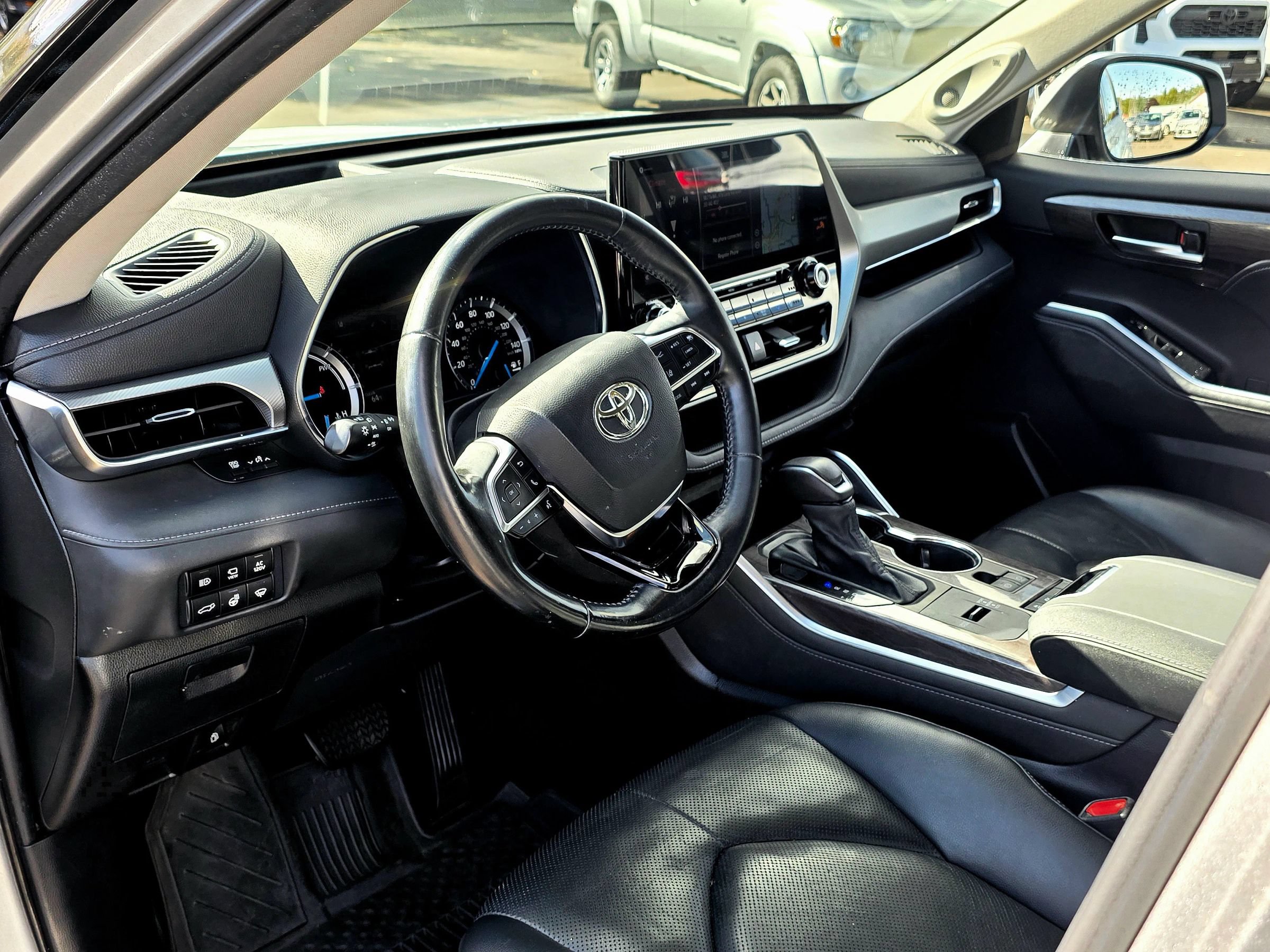 Used 2021 Toyota Highlander Platinum AWD/4WD image 21