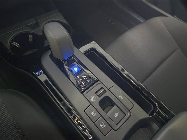 Used 2024 Toyota Prius LE FWD image 12