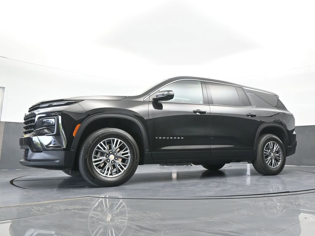 Used 2024 Chevrolet Traverse LS image 64